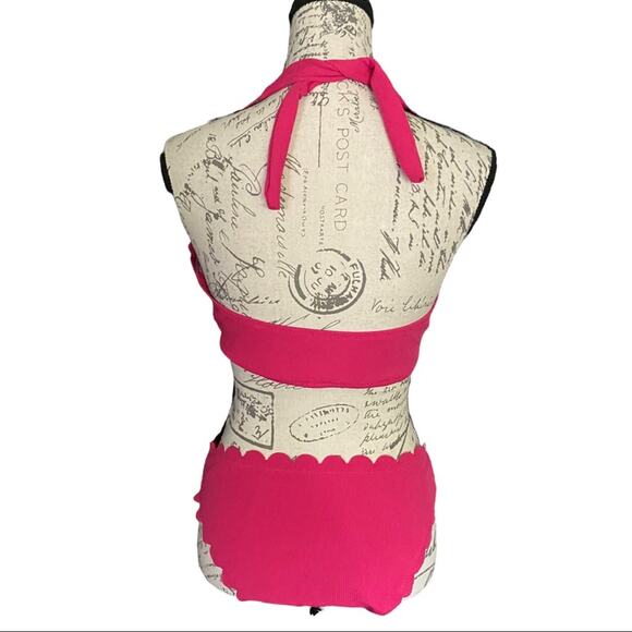 Pink Scalloped 2 Piece Bikini Size Medium NEW - Picture 2 of 2